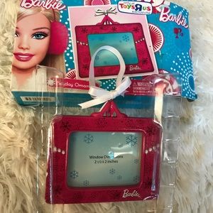 Toys R Us Exclusive ‘Barbie holiday ornament’